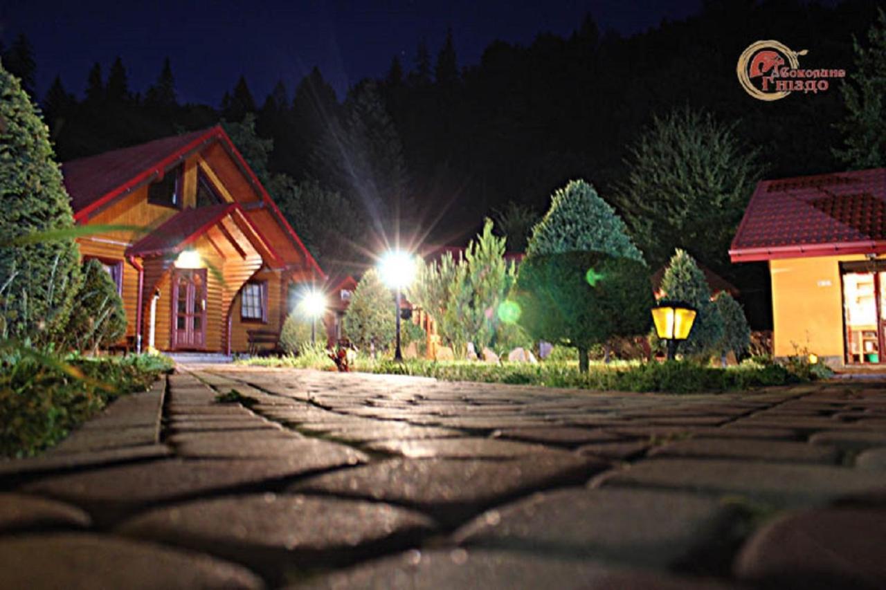 Hotel Sokolyne Gnizdo Korostov Exteriér fotografie