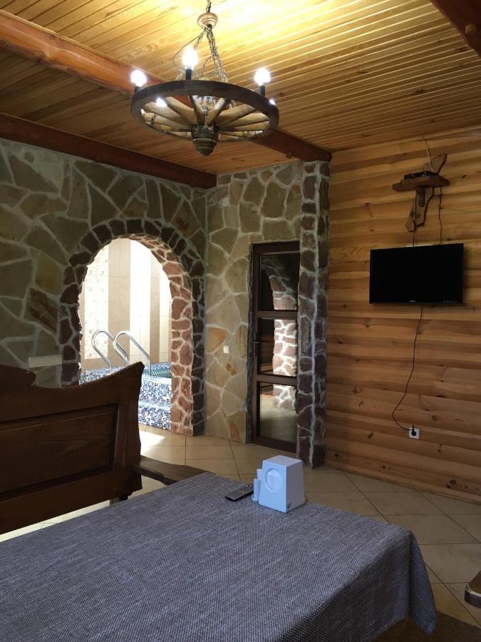 Hotel Sokolyne Gnizdo Korostov Exteriér fotografie